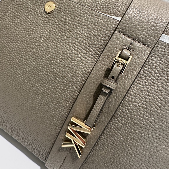 Michael Kors Romee large pebble leather tote NWT in Birch - Picture 14 of 14